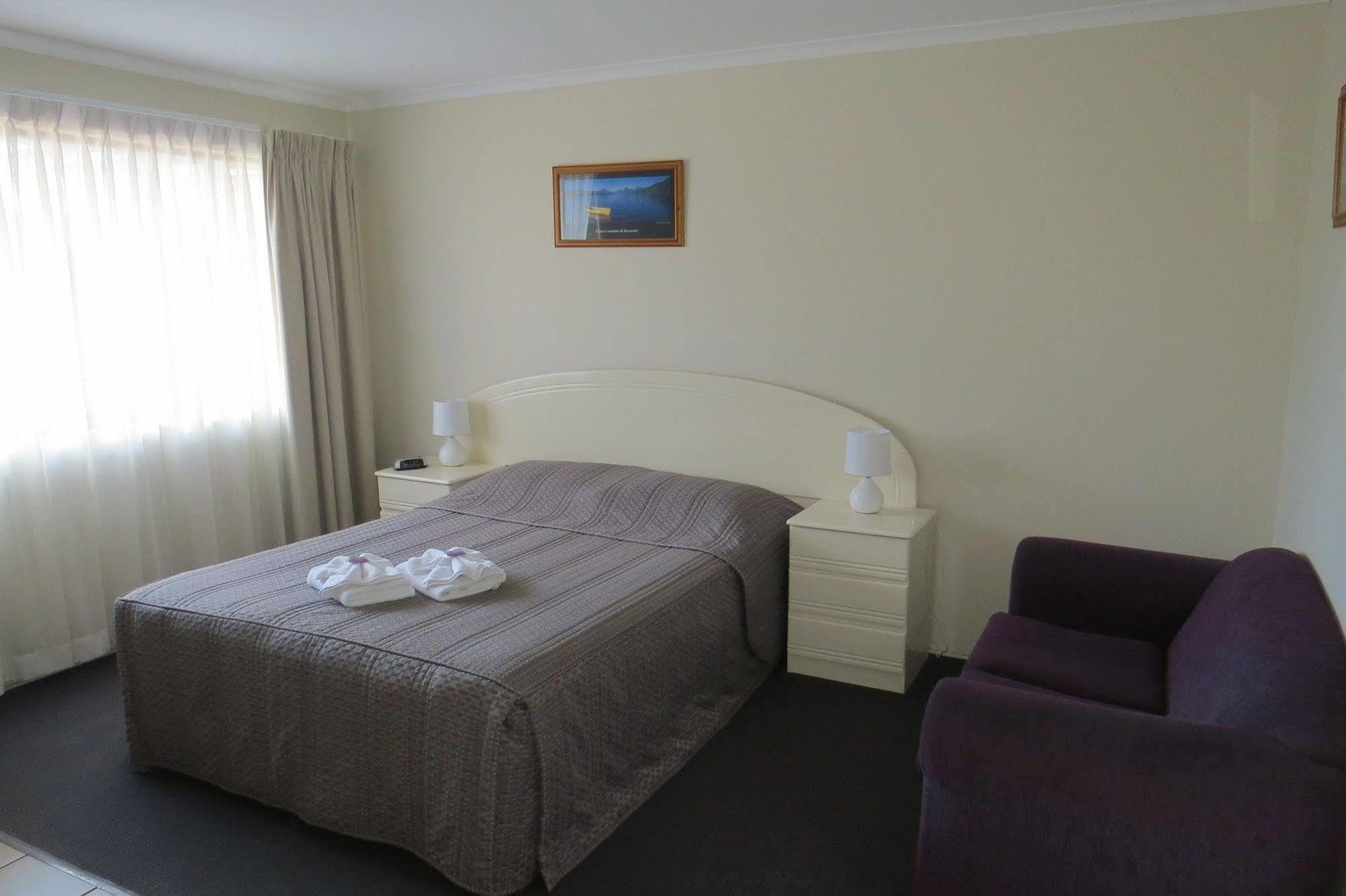 Biloela Palms Motor Inn Exteriér fotografie